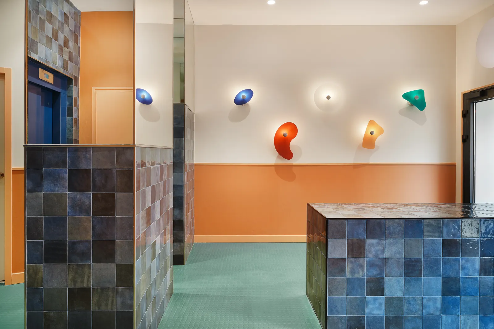 HOTEL PARIS 18 — 4